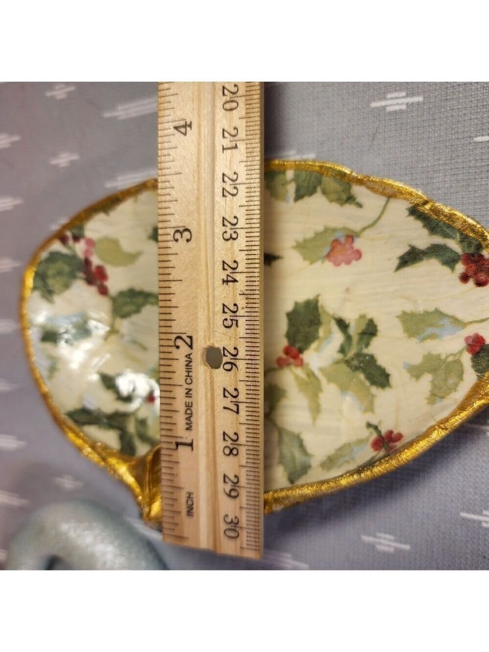 DECOUPAGE CLAM SHELL DECOUPAGE CHRISTMAS HOLLY 🎄 ON A CLAM SHELL TRINKET DISH - Picture 9 of 10